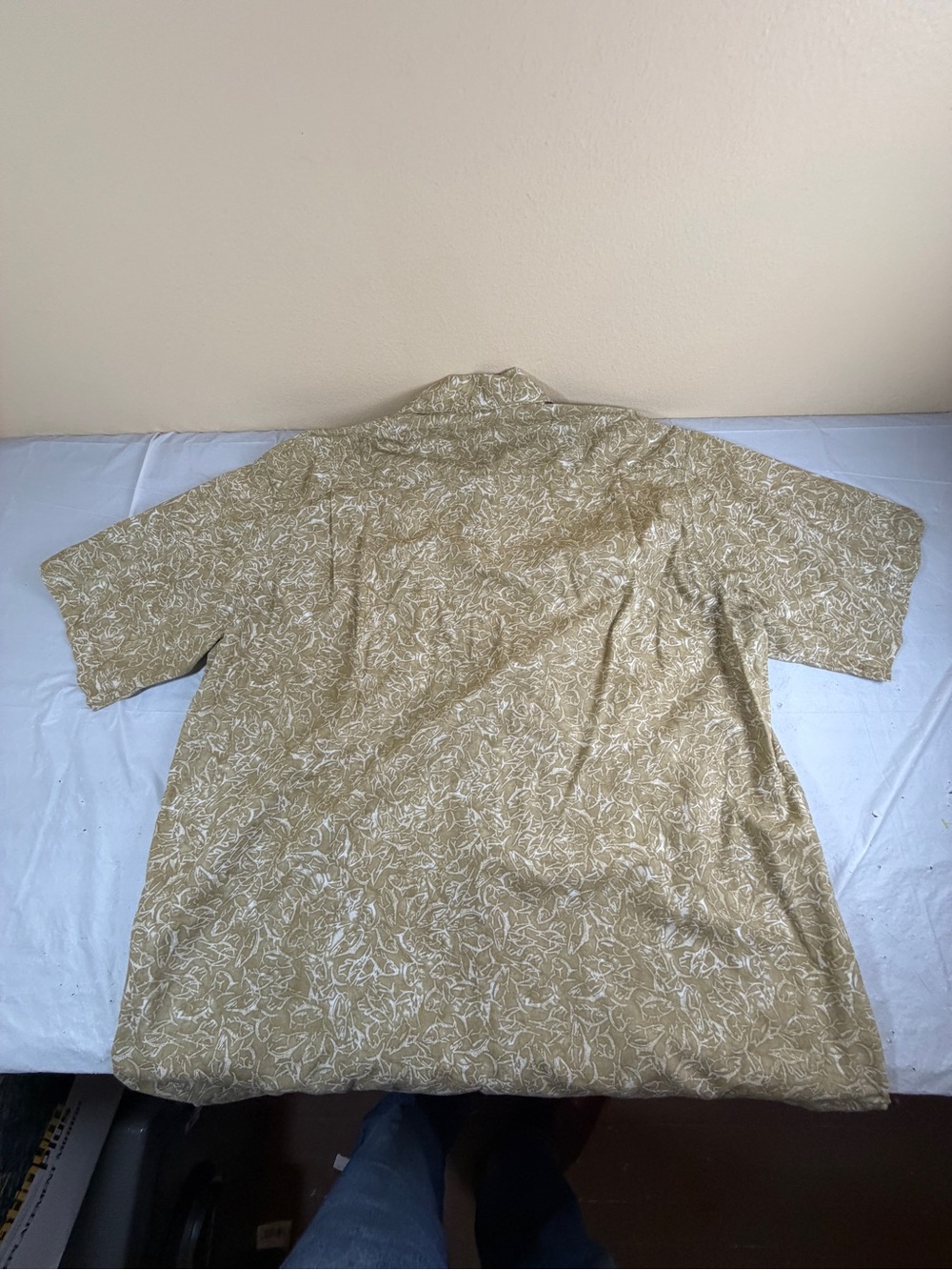 Columbia Men’s Khaki Short-Sleeve Button-Down with White Leaf Print - Picture 3 of 9